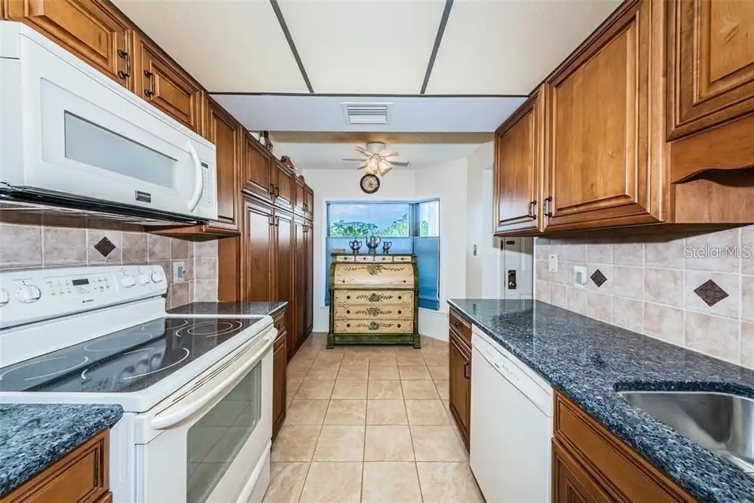 1324 Pasadena Ave S #205 - View 6