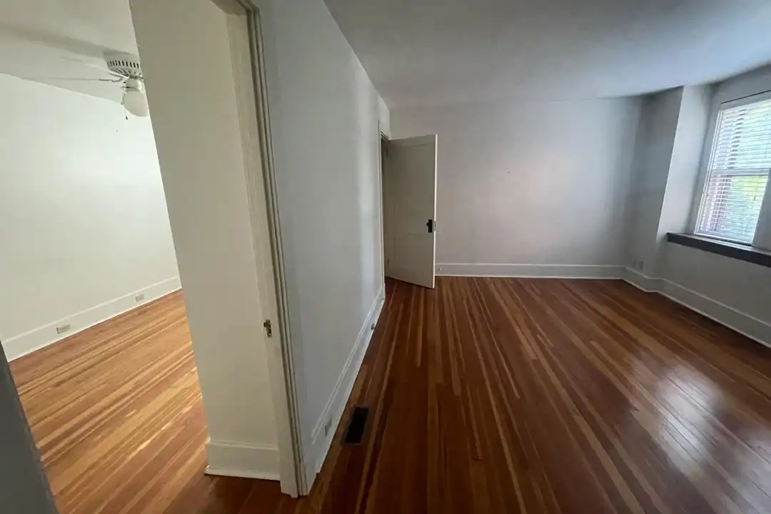 5427 Forbes Ave – photo 1