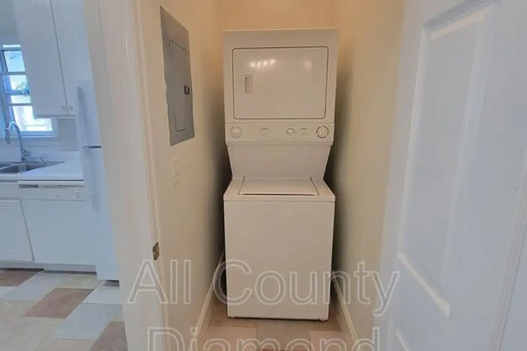 2617 Cypress St - View 6
