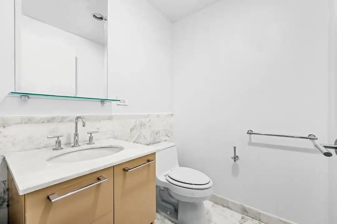 49 E 34th St - View 4
