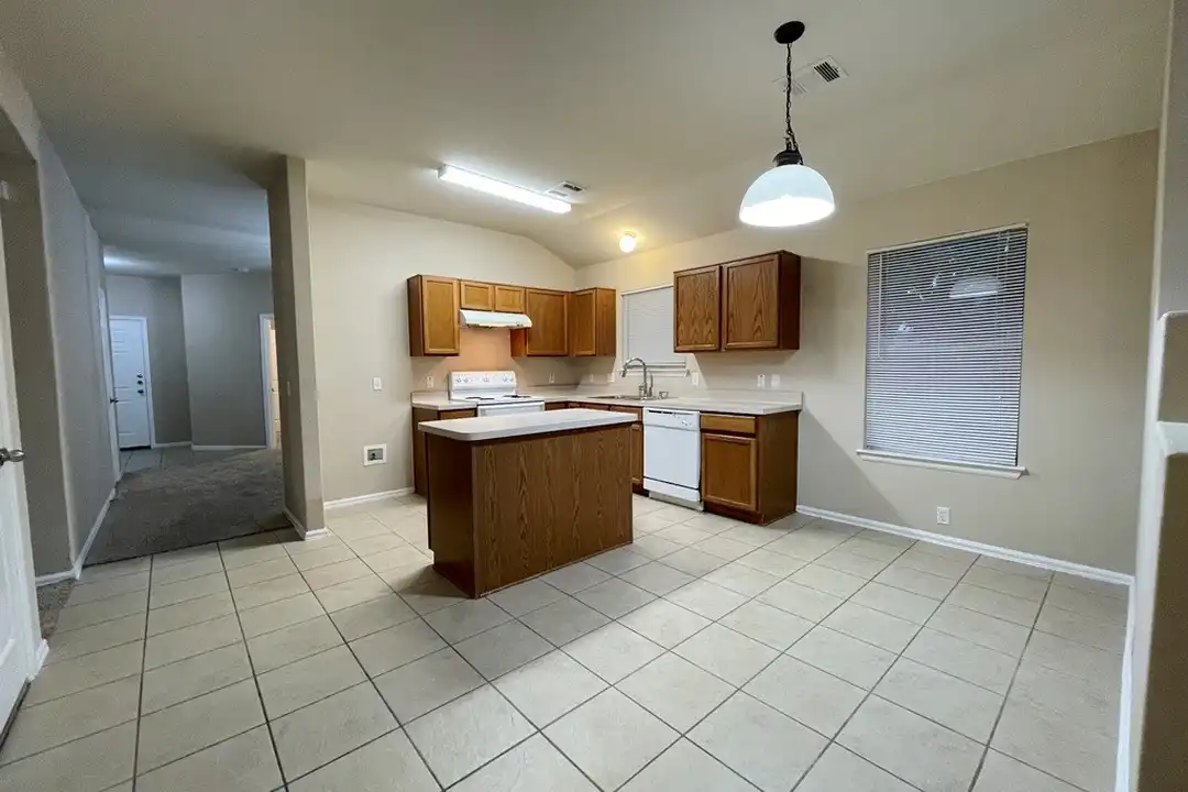 376 Spruce Dr - View 5