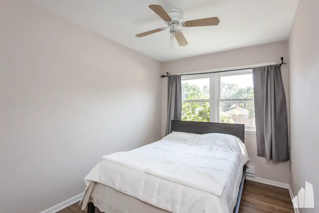 6427 N Hermitage Ave unit 1F - View 2