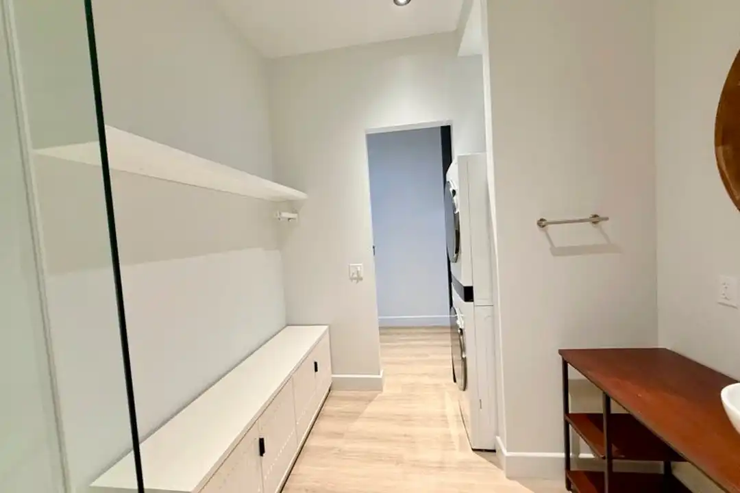 2729 U St unit 101 - View 5