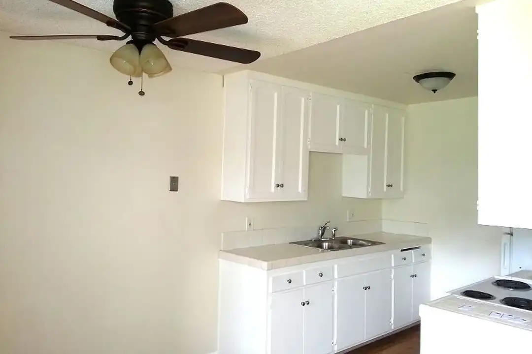 210 Quintard St – photo 1