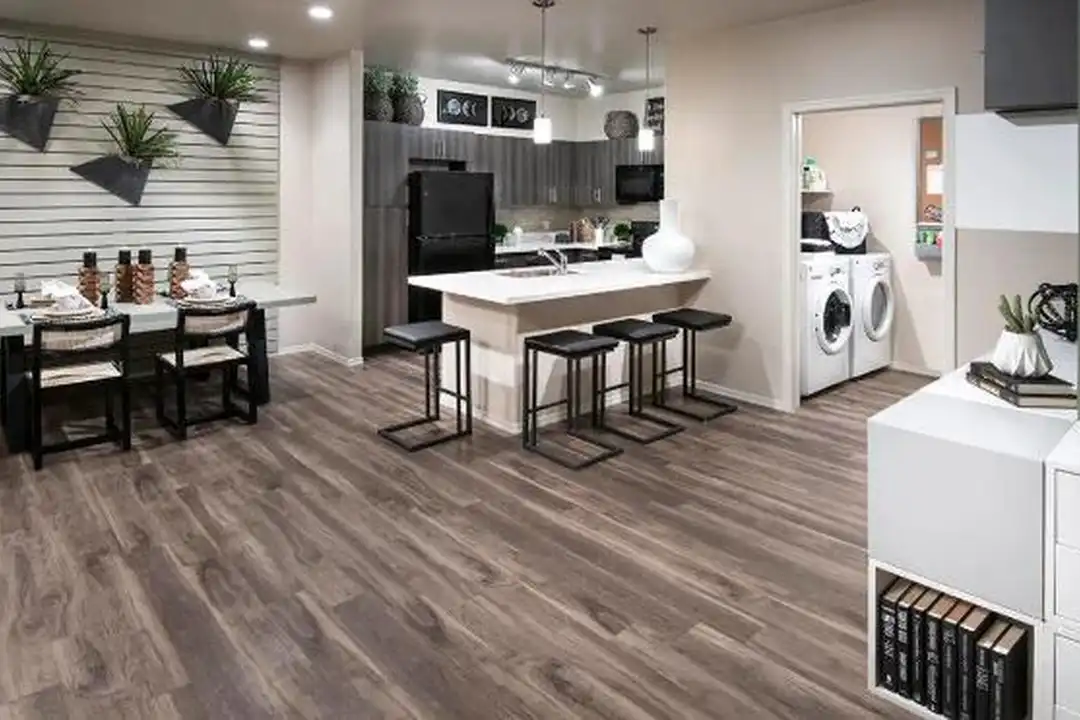6101 Arizona Pavilions Dr - More