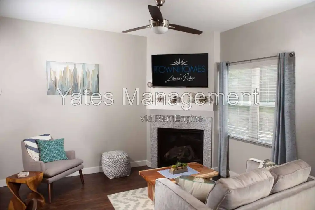 105 Colonial Drive – photo 1
