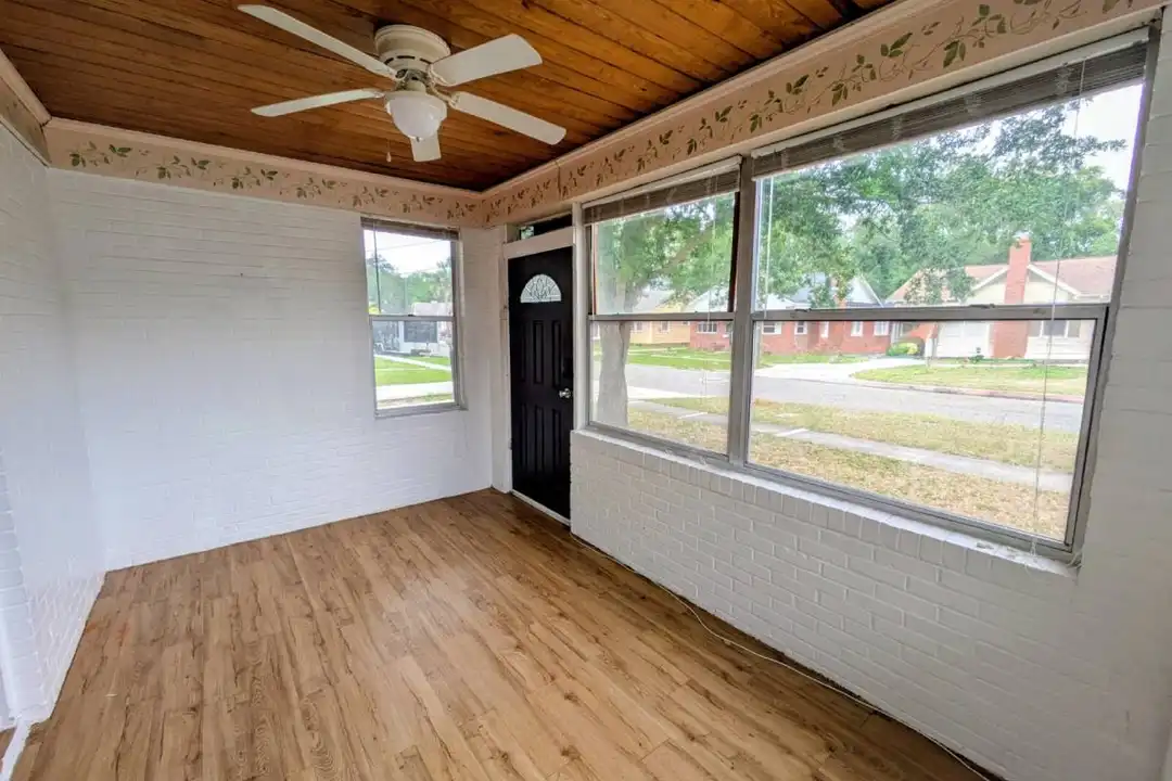 6552 Sapphire Dr – pohled 6