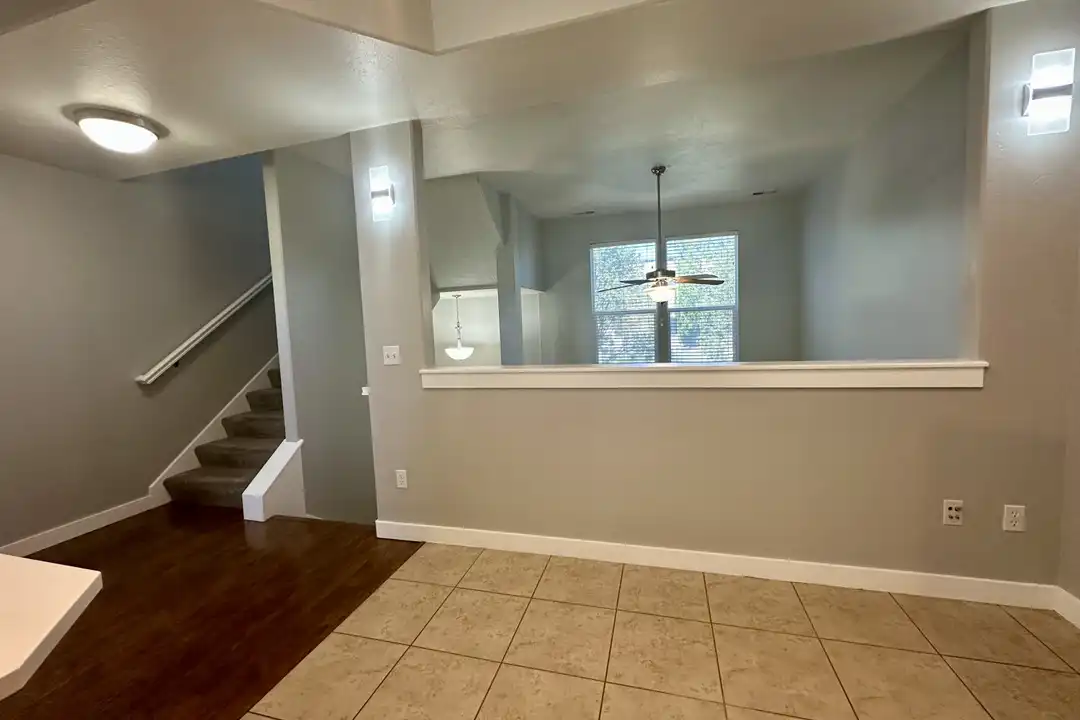 Apartment in South Jordan - View 5