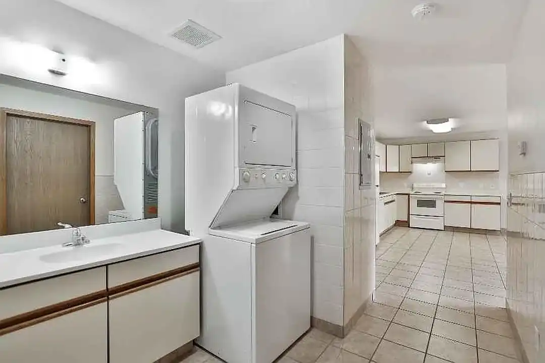 1410 Rollins Ave SE – pohled 6