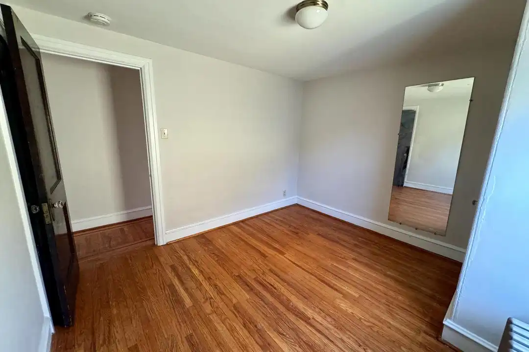 27 S Main St - More