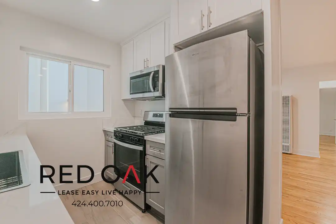 120 S Oxford Ave - More