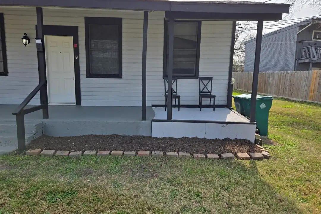904 Herbert Ave unit A - View 2
