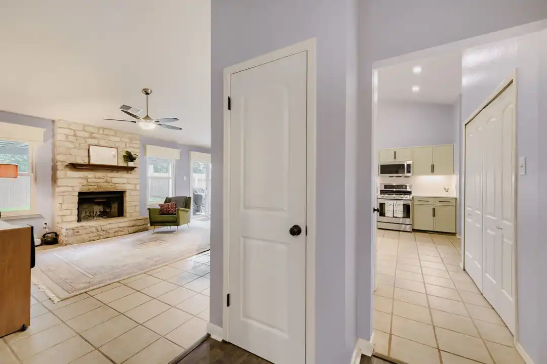 8804 United Kingdom Dr - View 4