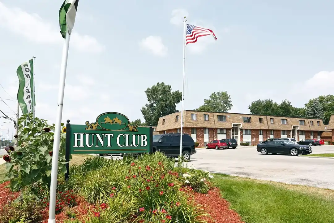 Hunt Club – photo 1 of 10