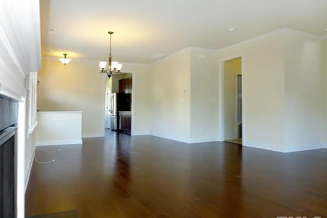 112 Bella Dr - View 5