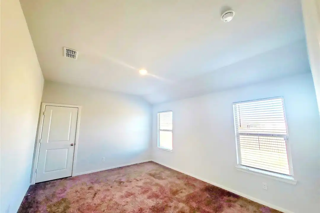House in Justin - View 4