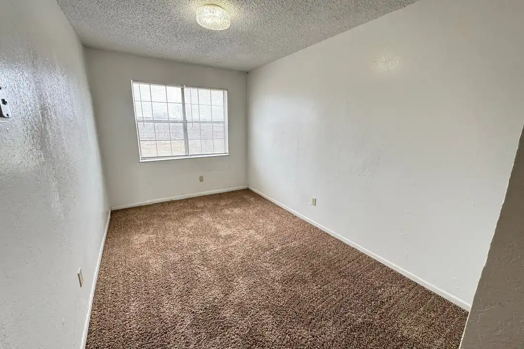 1006 Eastside Dr unit Apt D - View 5