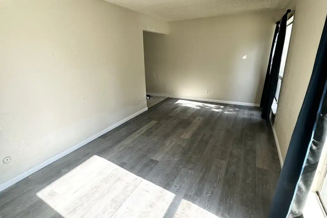 19 E Saginaw Way – photo 1