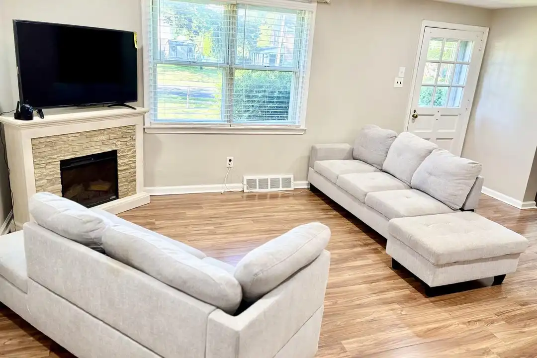 632 Dutton Cir - View 2