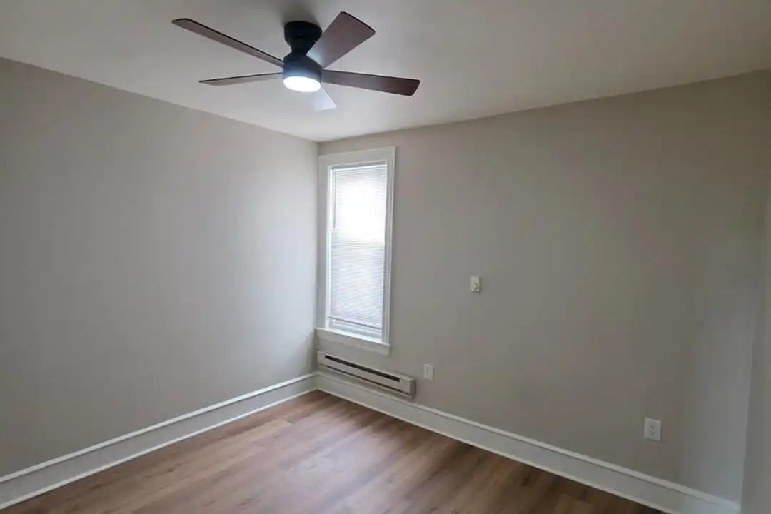 5820 Lansdowne Ave - More