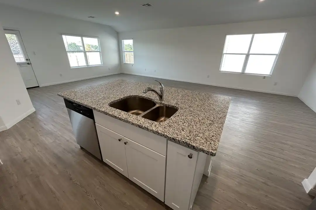 14706 Somerset Ml - More