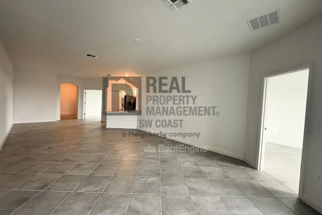 20501 Hazelnut Ct S - View 3
