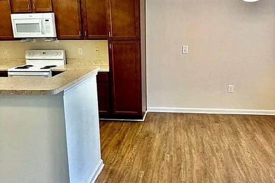 Ashley Pointe – photo 1