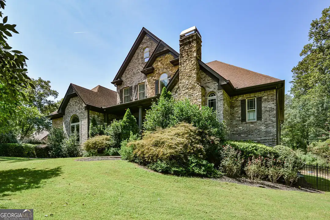 2210 Spalding Dr - View 5