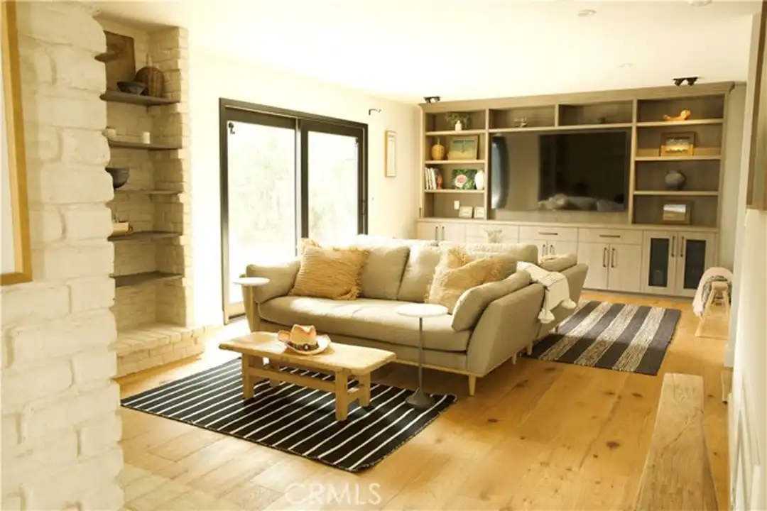 2575 Park St - View 4