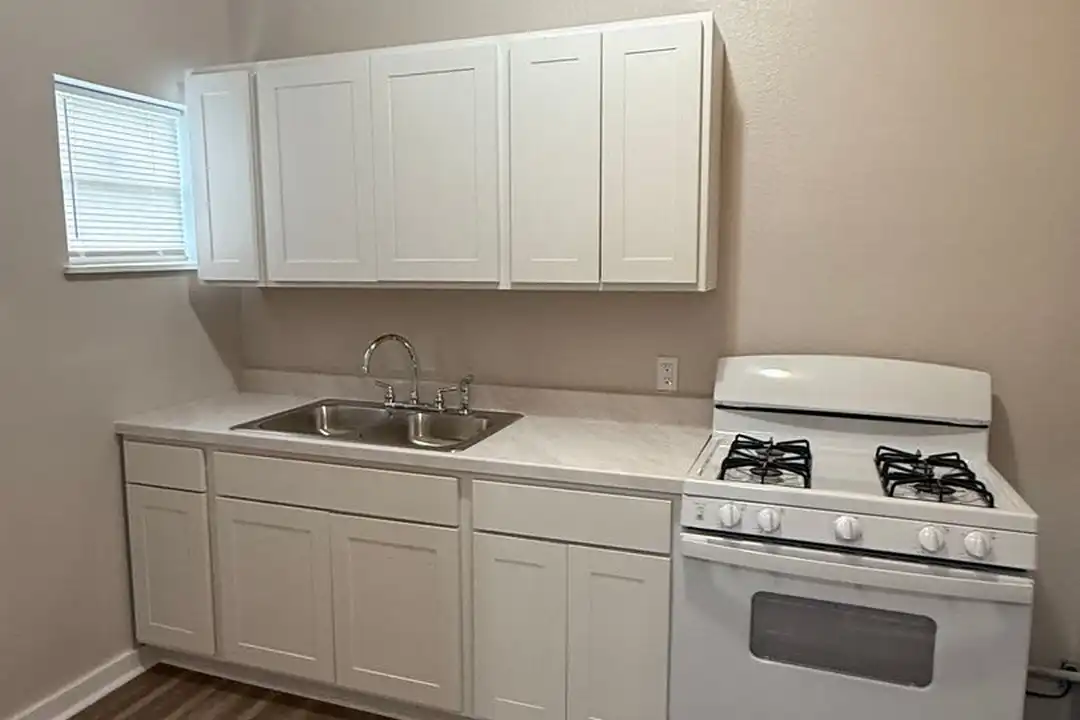 206 E Sabine St - View 5