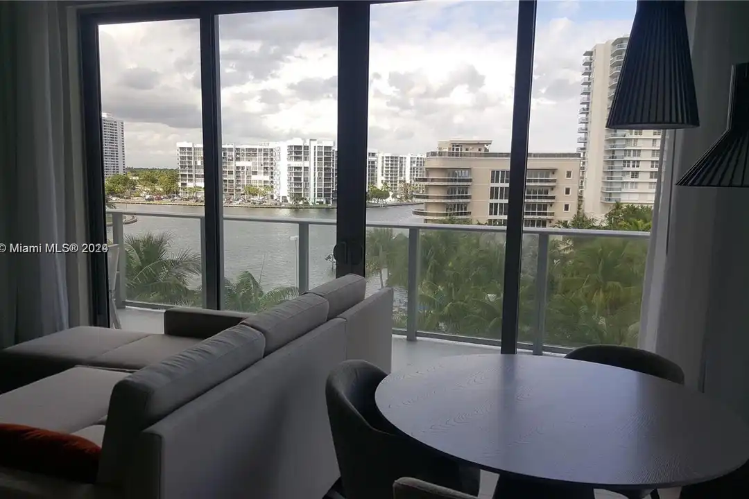 4010 S Ocean Dr unit R301 - View 2