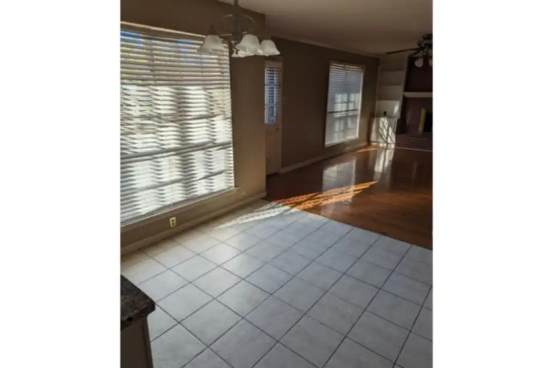 8 Lisa Ct - View 6