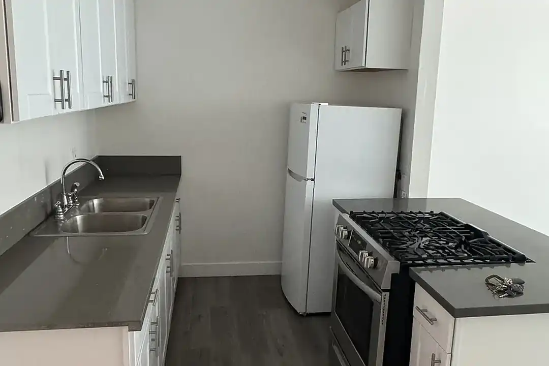 Royal Palms Apartment Complex - View 4