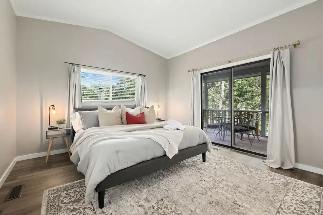 931 N Lewis Ave unit 1261731P - View 4