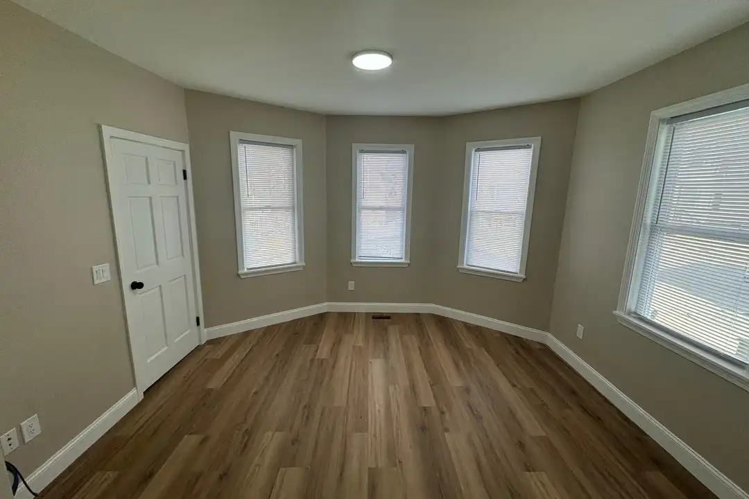 33 Linwood Ave unit 1 - View 2