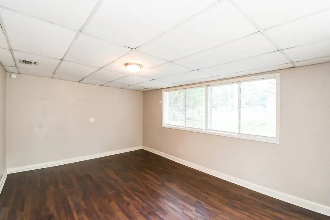 10513 Suomi St – pohled 5
