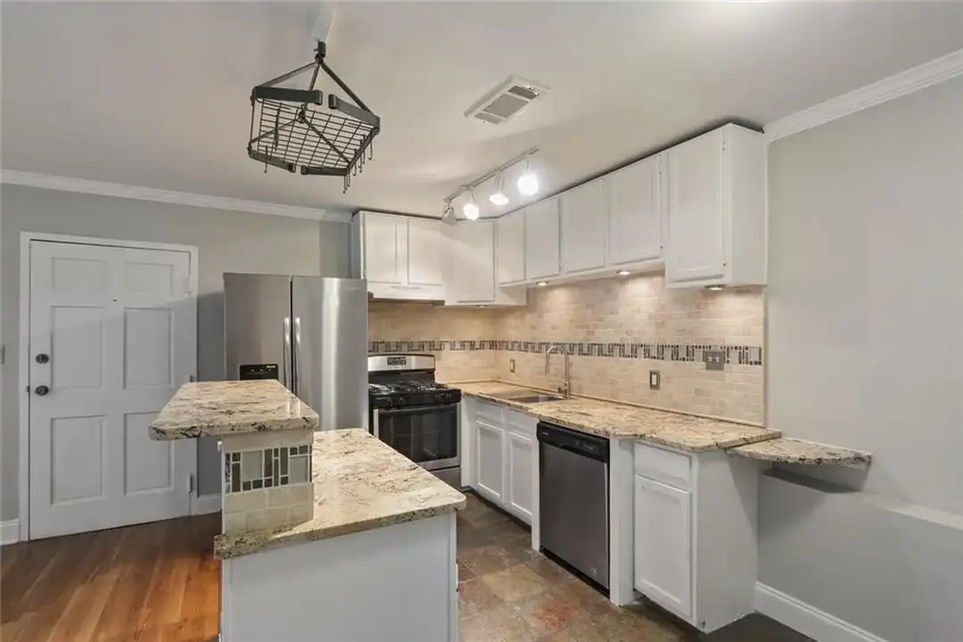 880 Glendale Terrace NE unit 5 - View 6