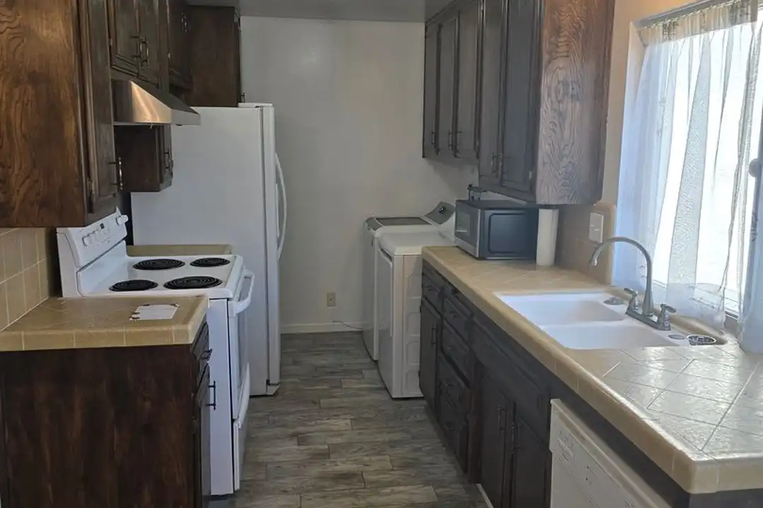 539 Sydnor Ave - View 2