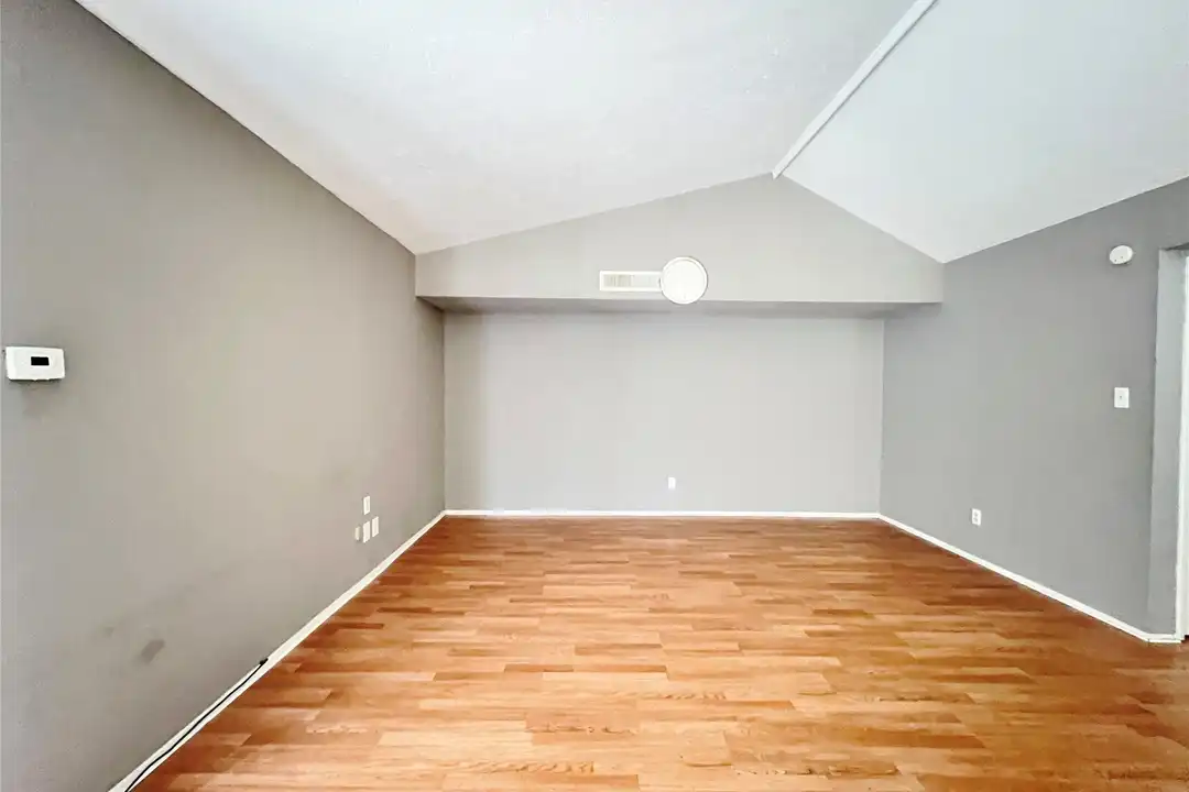 6011 Dooley Dr - View 4