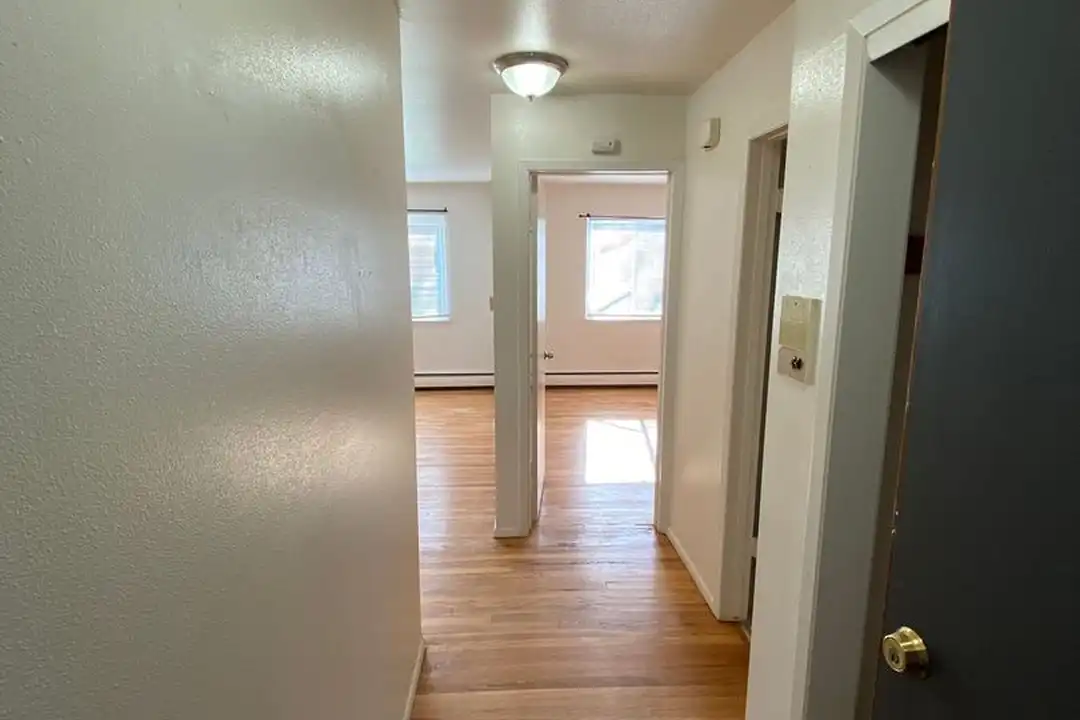 2420 Northwestern Ave unit 11 – photo 1 of 13