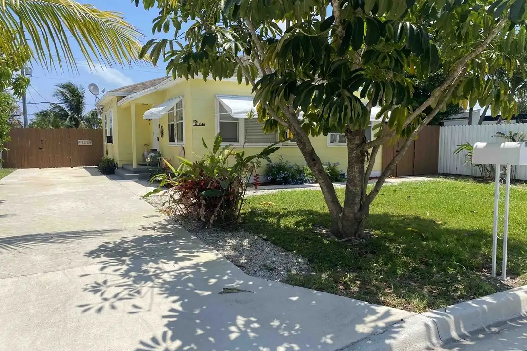 644 S Ridge St - View 2