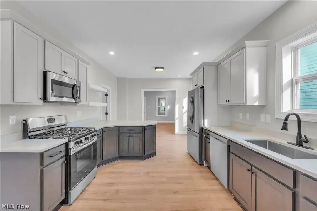 1330 W 67th St – pohled 2
