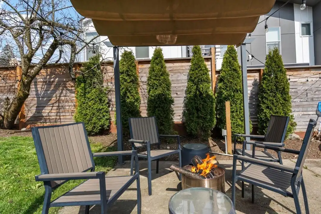 1914 E Jefferson St unit 1324826P - View 5