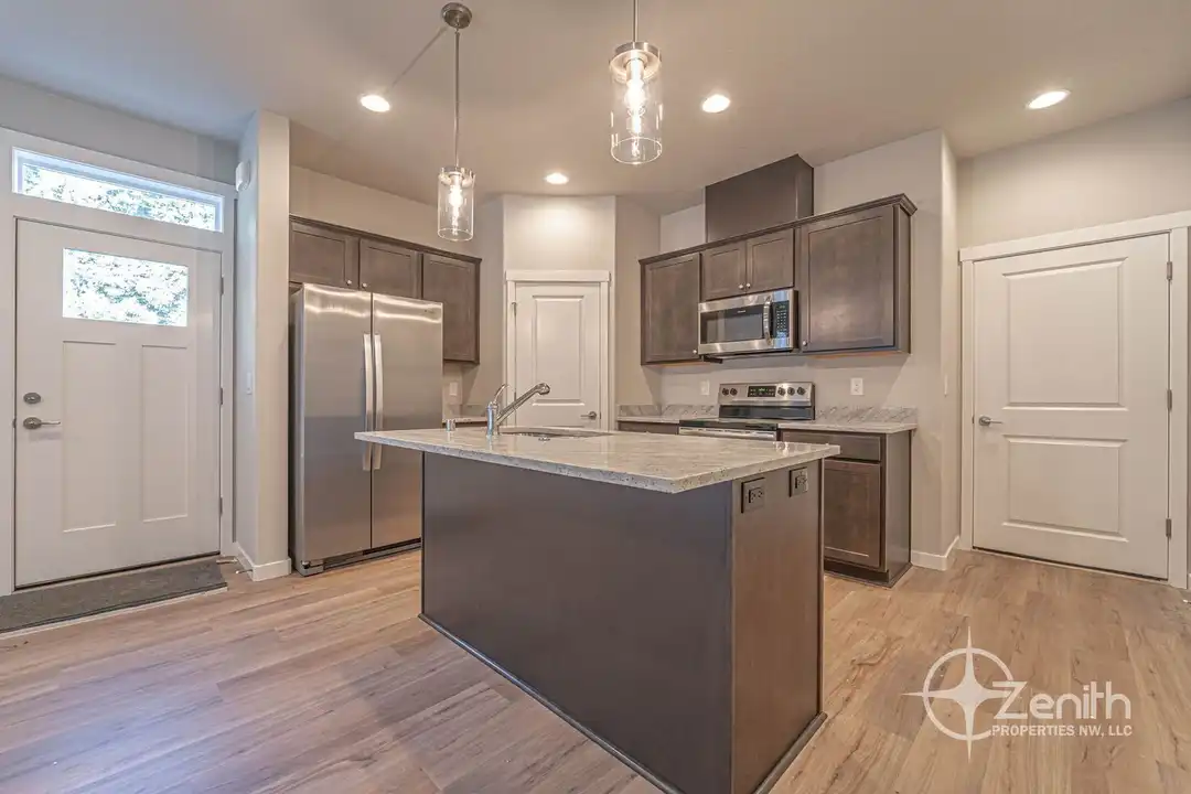 4912 NE 2nd Ct - View 2