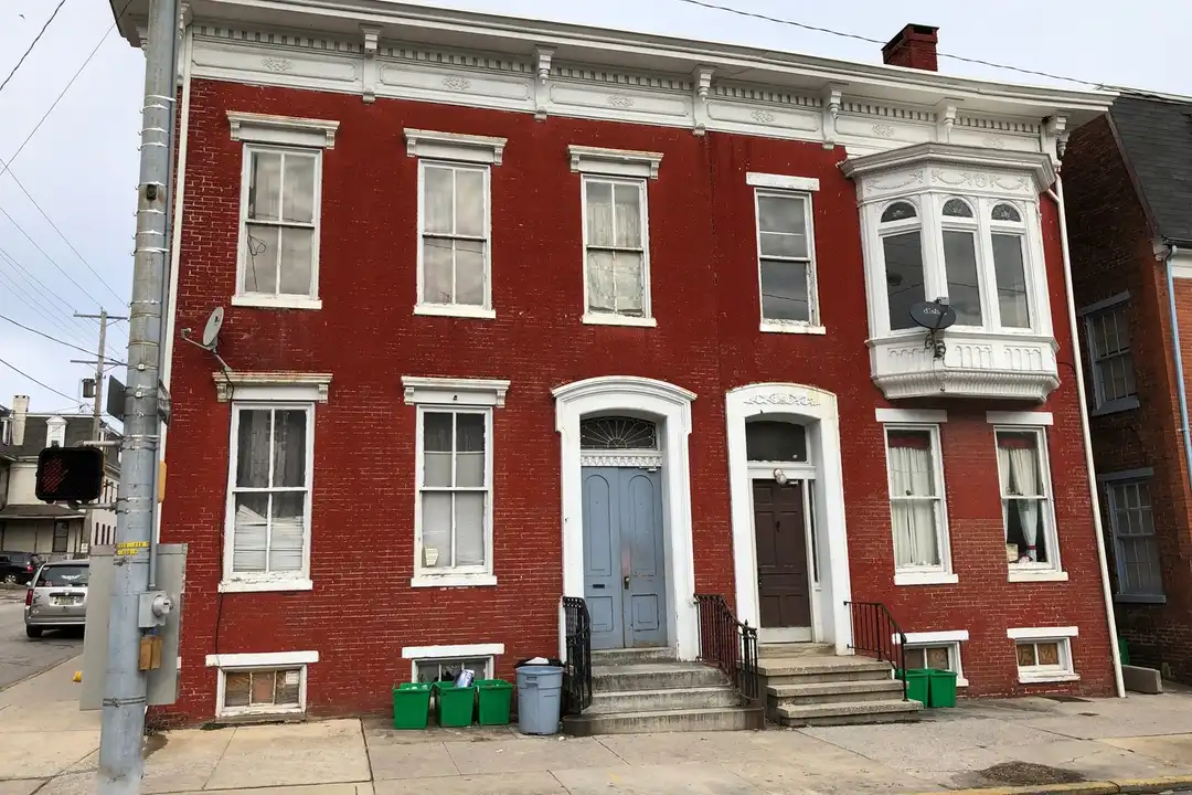 487 W Market St unit 3 – photo 1