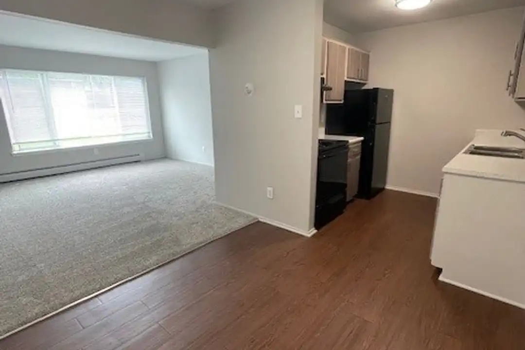 333 W Marshall St unit 901-02 – pohled 2