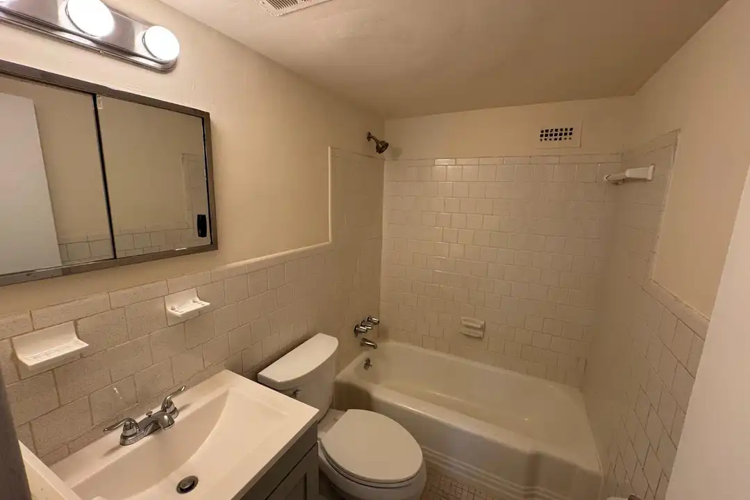 5801 Quantrell Ave #L9 - View 4