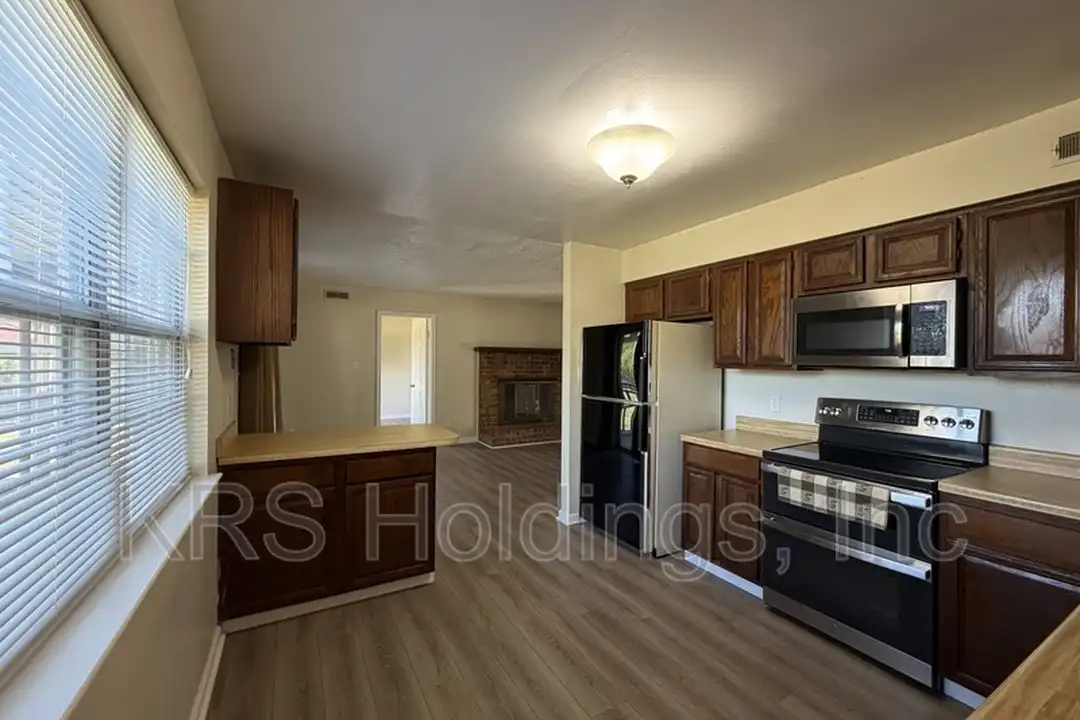917 Timber Creek Pl - View 2