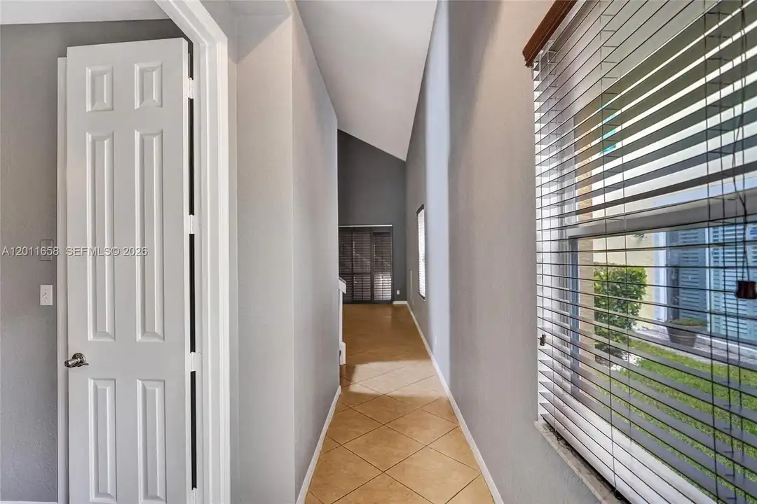 2057 SE Avon Park Dr - View 5