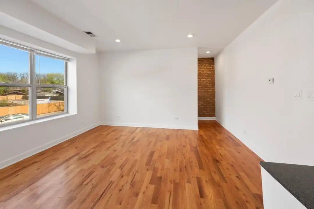 7223 N Rogers Ave - View 5